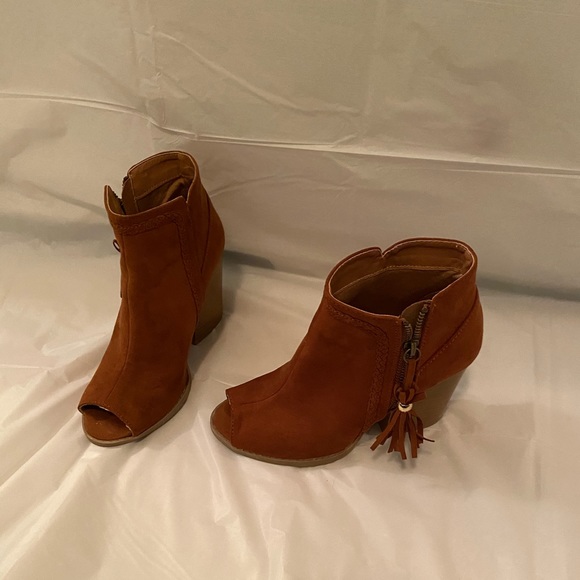 Bootie heels - Picture 2 of 2